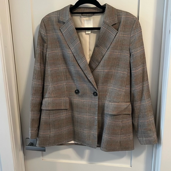 Blazer - Picture 1 of 3